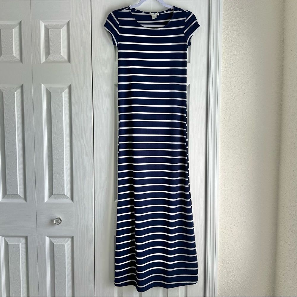 Capella Dress Women’s Size Small and White Striped Maxi T-Shirt Dress